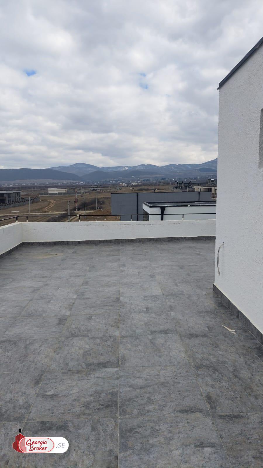 new build 6-room house for sale